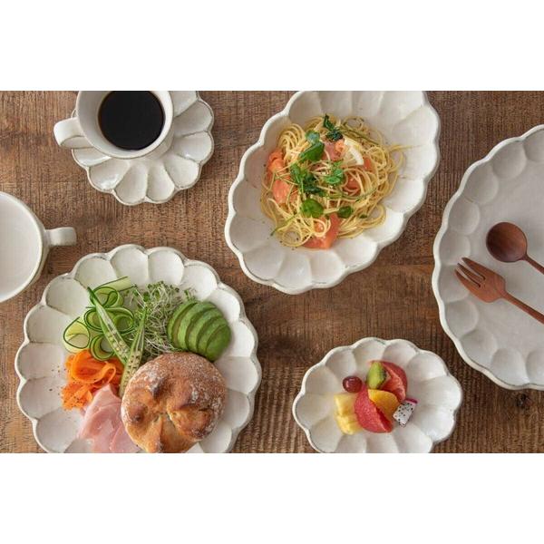 Kaneko Kohyo - Main Plate - White - Rinka Series - Handcrafted Japanese Mino Ware