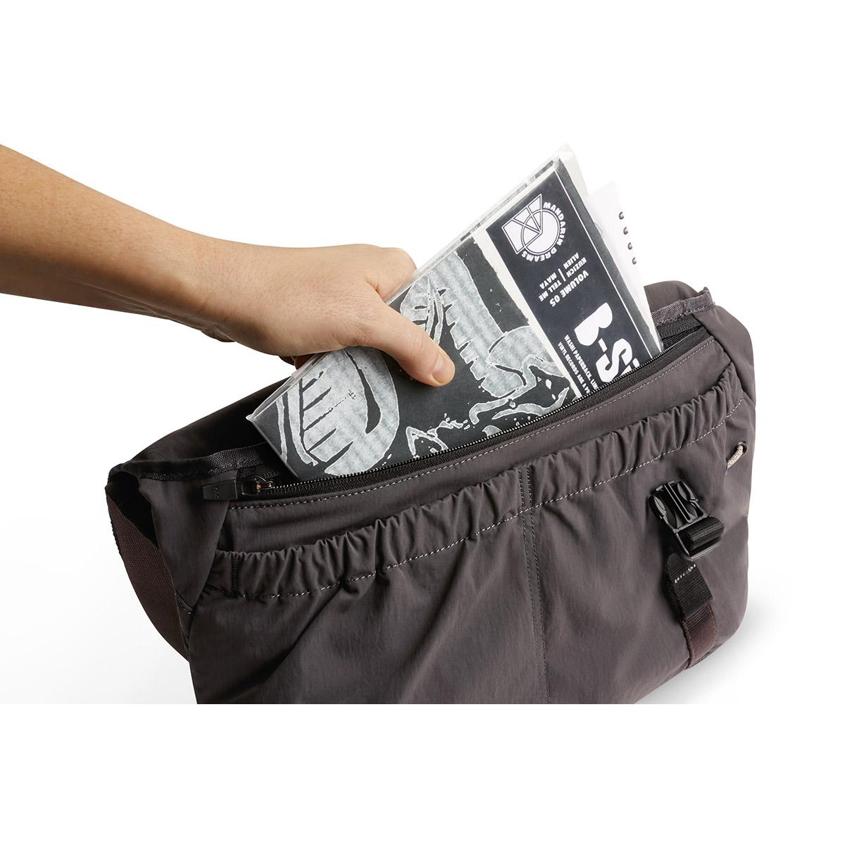 Bellroy Cinch	Messenger Bag